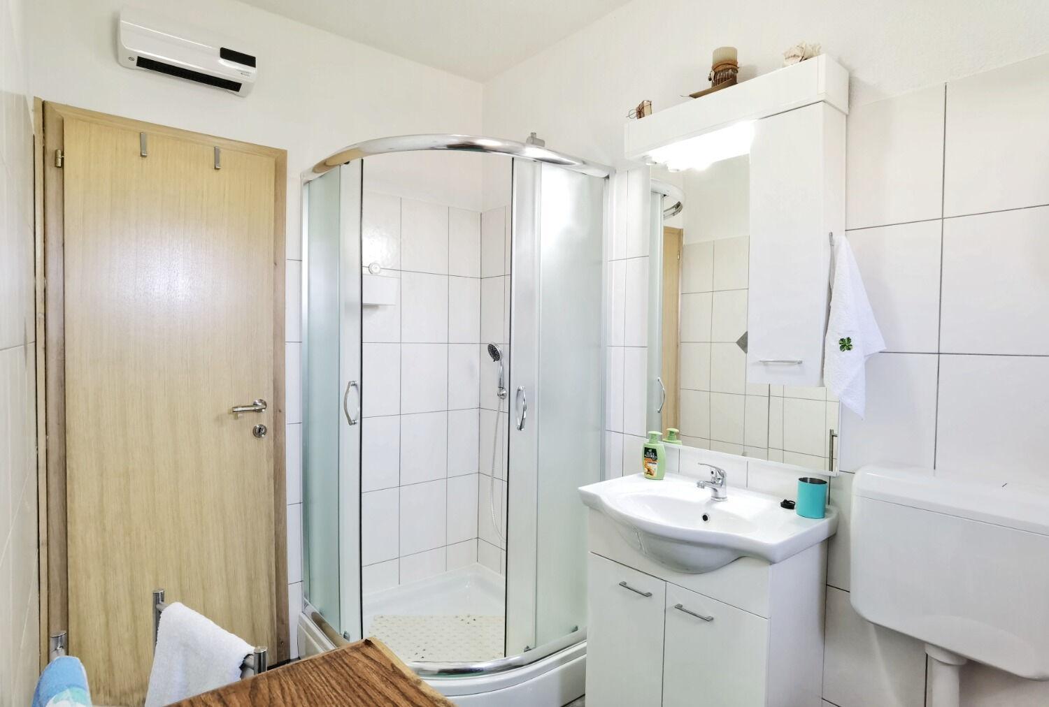 Apartments Adria - Seafront & Seaview Lukovo Sugarje Bagian luar foto